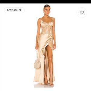 The V.chapman dress that’s sold out everywhere.